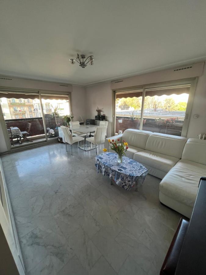 Chambre Privee Avec Terrasse Au Port De Nice Bagian luar foto