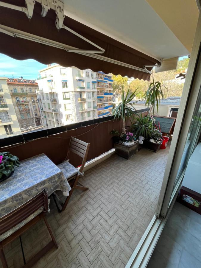 Chambre Privee Avec Terrasse Au Port De Nice Bagian luar foto
